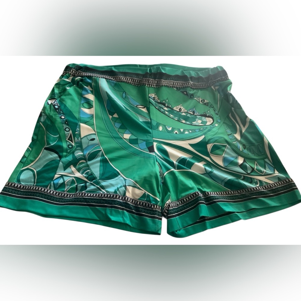Qegar Green Patterned Women's Shorts, new